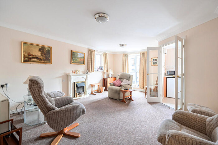 1 Bedroom Apartment For Sale In High Street, Rainham, Gillingham, ME8