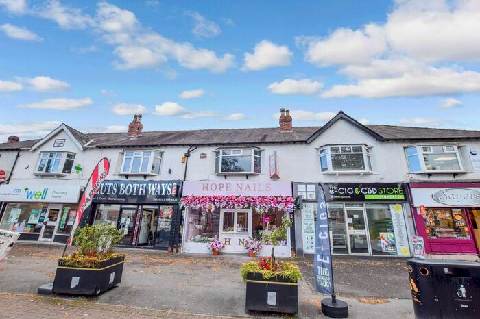 2 Bedroom Flat To Rent In Stockport Road, Timperley, Altrincham, Greater Manchester, WA15