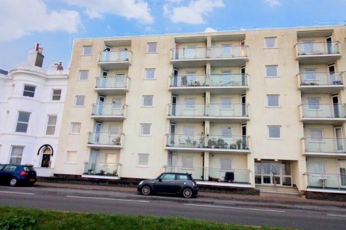 1 Bedroom Flat To Rent In South Terrace, Littlehampton BN17