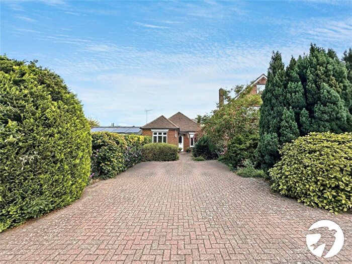 3 Bedroom Bungalow For Sale In Pattens Gardens, Rochester, Kent, ME1