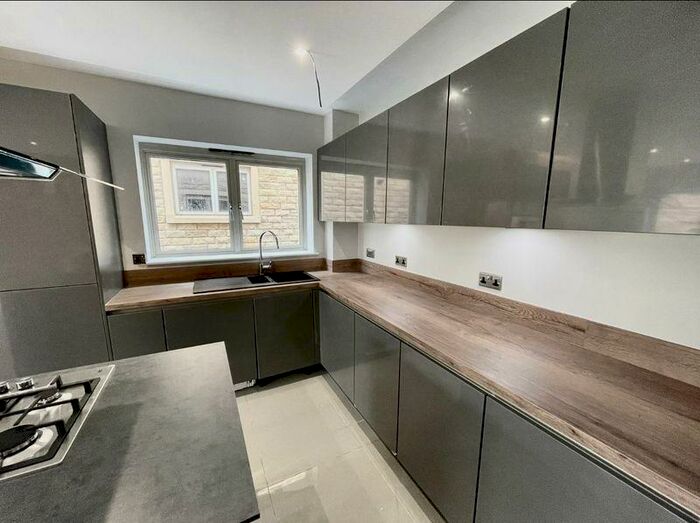 3 Bedroom Semi-Detached House To Rent In Lions Way, Cleckheaton, West Yorkshire, BD19