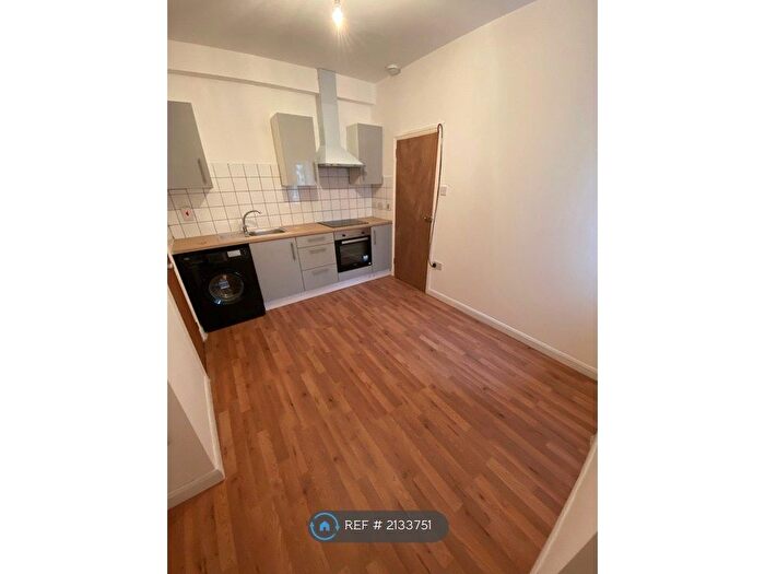 Studio To Rent In Gibbon Road, London, SE15