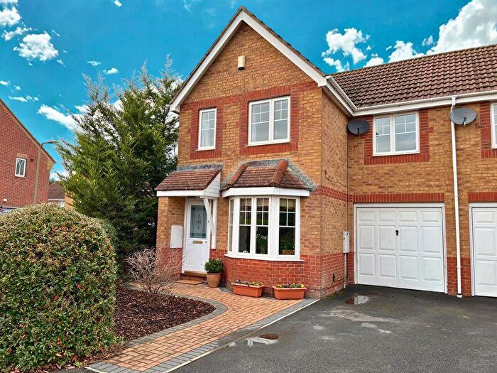3 Bedroom Semi Detached House For Sale In Equine Way, Newbury, RG14