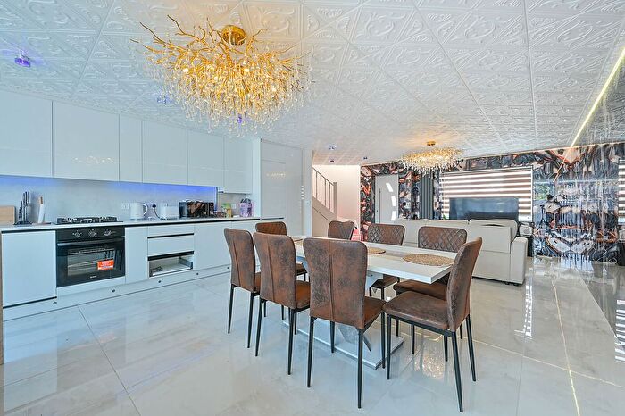4 Bedroom Property For Sale In Campion Road, Isleworth, TW7