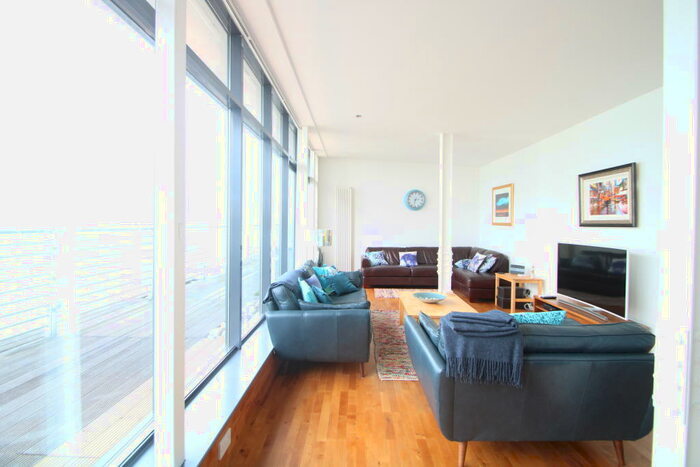 2 Bedroom Apartment To Rent In Howard Street, City Centre, G1