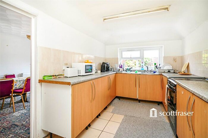 4 Bedroom House To Rent In Nicholson Road, Marston, OX3