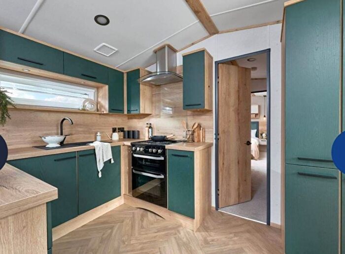 2 Bedroom Mobile/park Home For Sale In Amotherby Lane, Amotherby, Malton, YO17