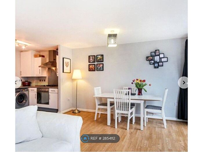 1 Bedroom Flat To Rent In Holst House, London, W12