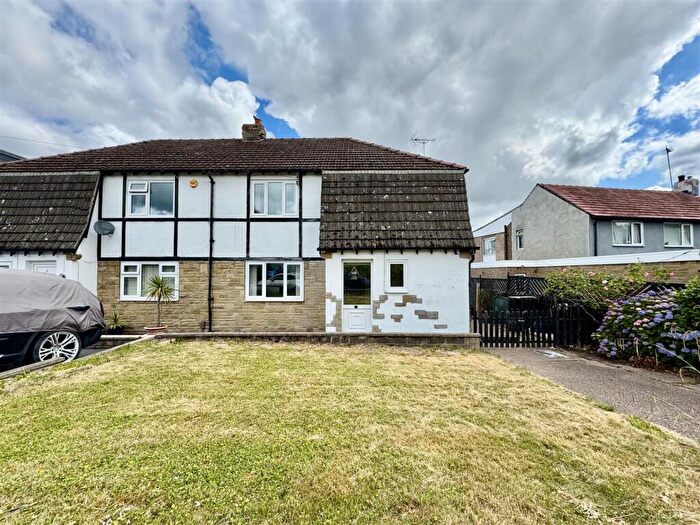 3 Bedroom Semi-Detached House For Sale In Templar Drive, Almondbury, Huddersfield, HD5