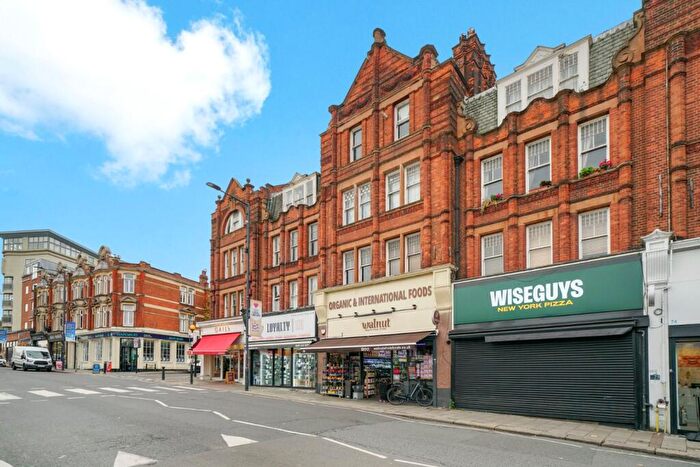 1 Bedroom Apartment To Rent In Walm Lane, Willesden Green, London, NW2