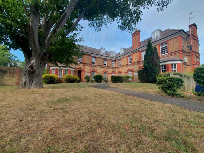 2 Bedroom Flat To Rent In Fothergill Drive, Winchmore Hill, N21