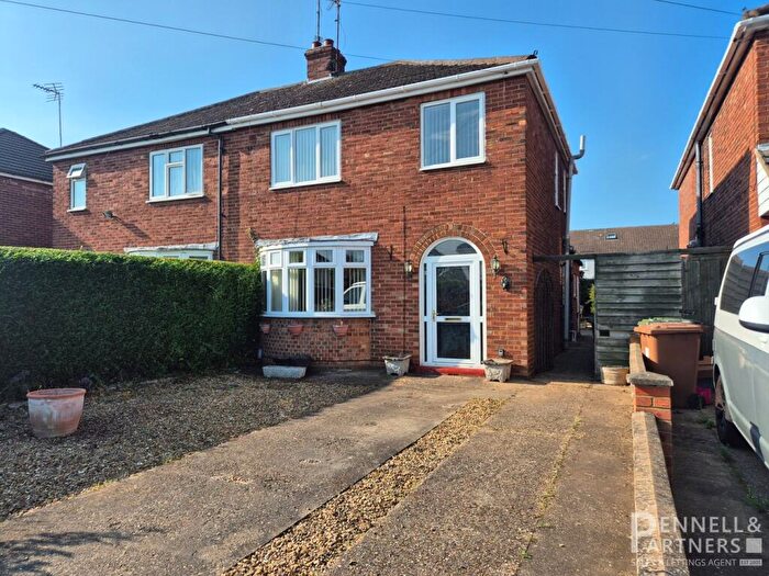 3 Bedroom Semi-Detached House For Sale In Southfields Avenue, Peterborough, PE2