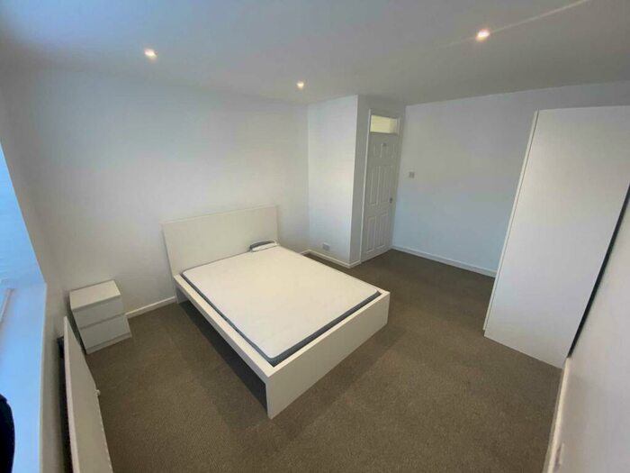 2 Bedroom Flat To Rent In Cotton Hill, Withington, M20