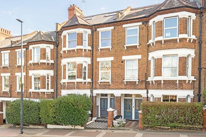 3 Bedroom Flat For Sale In Latchmere Road, Battersea, SW11