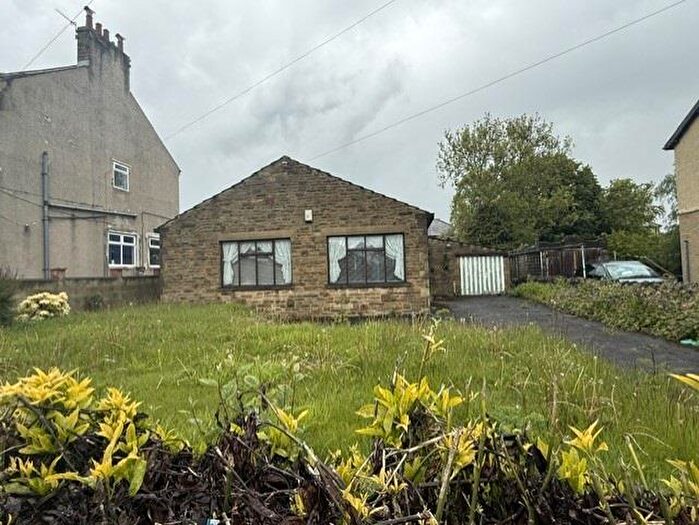 2 Bedroom Detached Bungalow For Sale In Moor Park Drive, Bradford, BD3