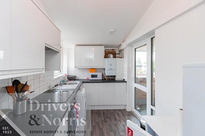 5 Bedroom Apartment To Rent In Abingdon Close, Camden Square, London, NW1