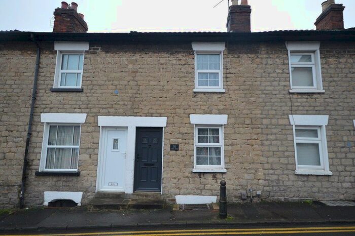 2 Bedroom Cottage To Rent In Albert Street, Swindon, SN1