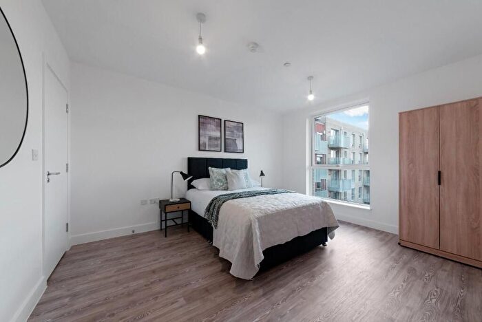 2 Bedroom Flat To Rent In Dukes Road, Wood Street, Walthamstow, E17