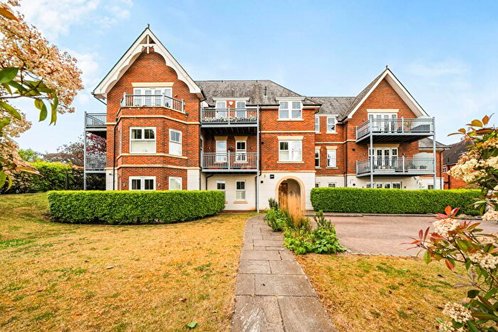 2 Bedroom Apartment For Sale In Overbury Avenue, Beckenham, BR3