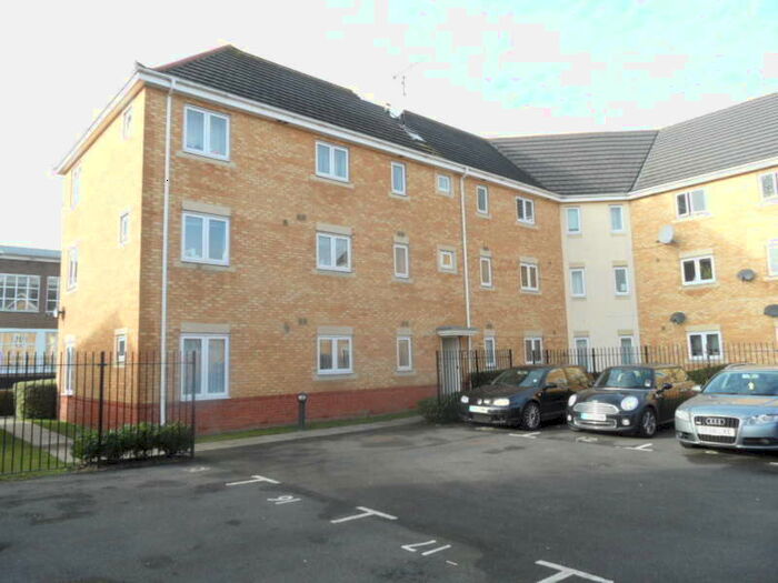 2 Bedroom Apartment To Rent In Hutton Close - 2 Bedroom - Leagrave, LU4