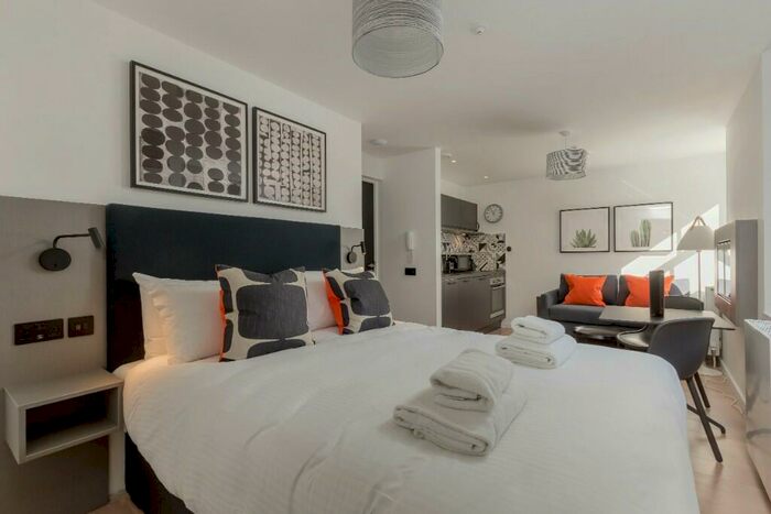 Studio To Rent In Market Street, Edinburgh, EH1