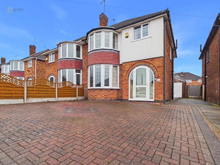 3 Bedroom Semi Detached House For Sale In Meriden Drive, Kingshurst, B37