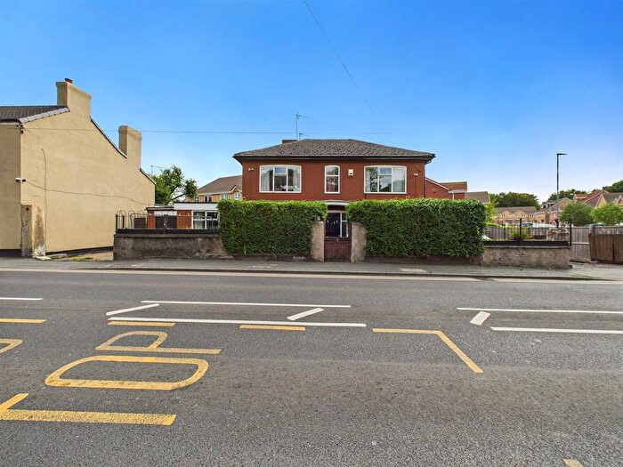 4 Bedroom Detached House For Sale In Ferrybridge Road, Knottingley, WF11