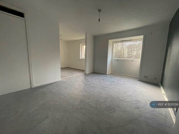 2 Bedroom Maisonette To Rent In Speckled Wood Court, Dundee, DD4