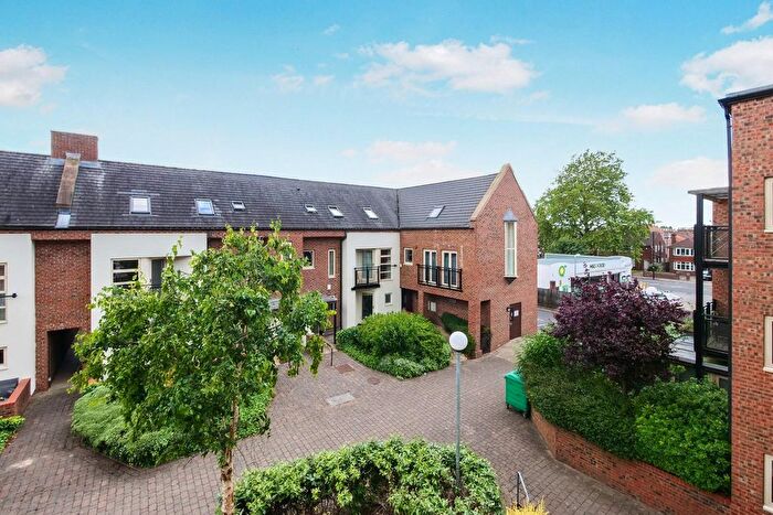 2 Bedroom Flat For Sale In Lawrence Square, York, YO10