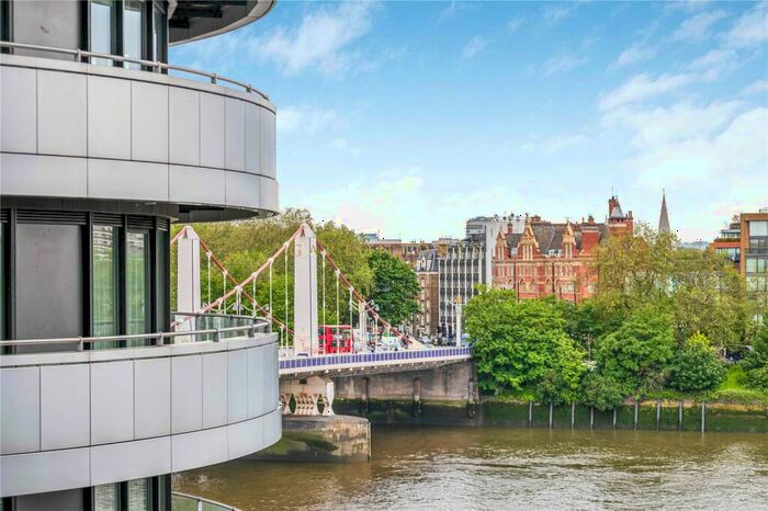 2 Bedroom Apartment To Rent In Howard Building, Queenstown Road, London, SW11