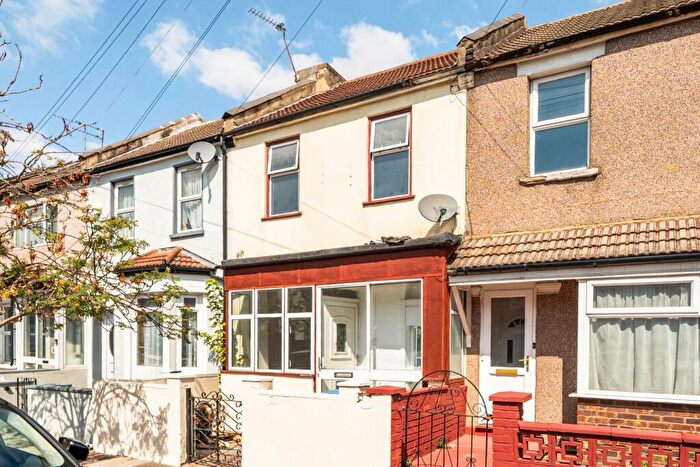 2 Bedroom Terraced House For Sale In Kingston Road, Edmonton, N9