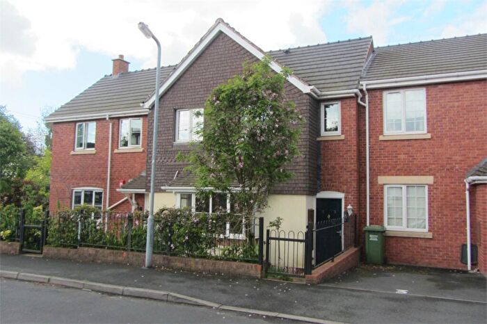 2 Bedroom Apartment To Rent In Swan Close, Blakedown, DY10