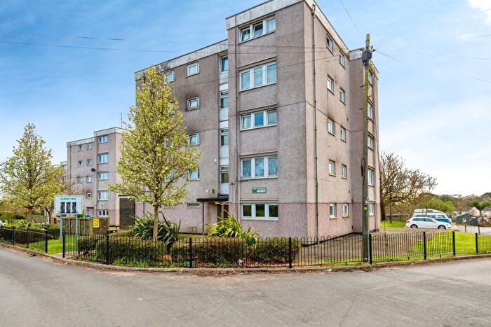 2 Bedroom Flat For Sale In Summit Way, Southampton, SO18