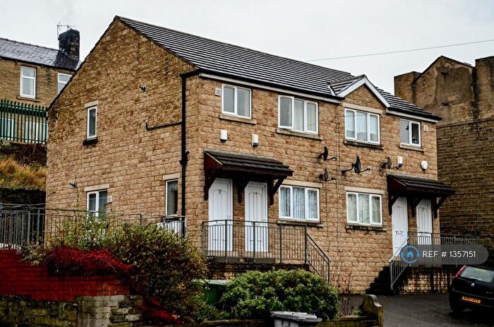 1 Bedroom Flat To Rent In Willow Lane, Huddersfield, HD1