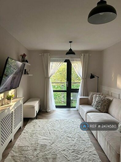 1 Bedroom Flat To Rent In Green Dragon Yard, London, E1