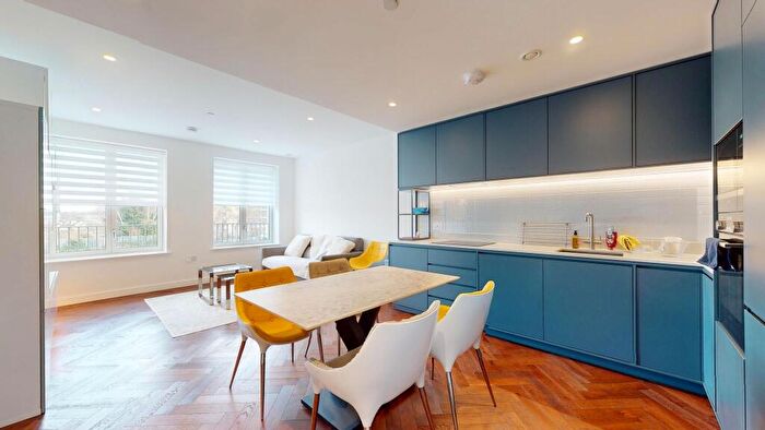 2 Bedroom Apartment To Rent In Ribbon Lane, Cricklewood, NW2