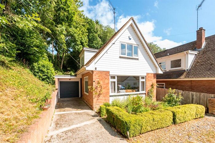 3 Bedroom Detached House For Sale In Park Crescent, Reading, RG30