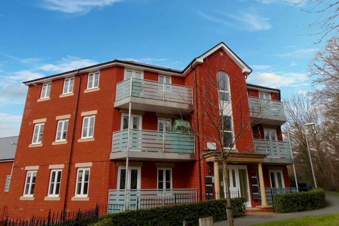 2 Bedroom Flat To Rent In Dart Walk, Southam Fields, Kings Heath, EX2