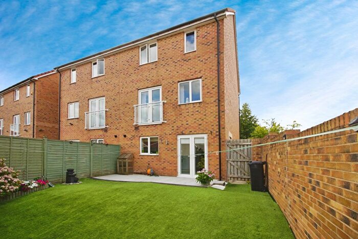 4 Bedroom Terraced House For Sale In Newlands Lane, Lyde Green, Bristol, BS16