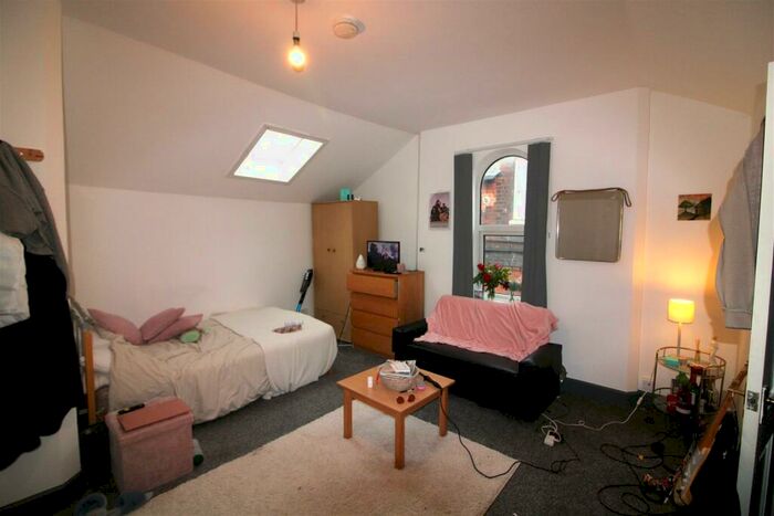 1 Bedroom Apartment To Rent In Park Road, Nottingham, NG7