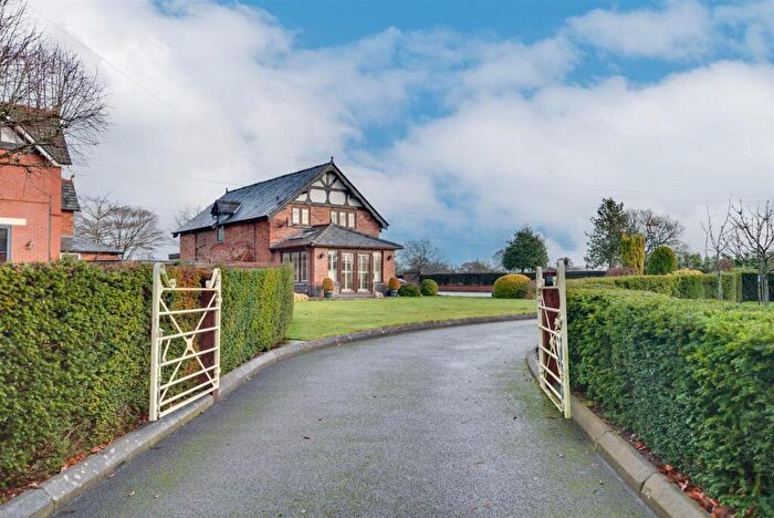 3 Bedroom Detached House For Sale In Crewe Road, Haslington, CW1