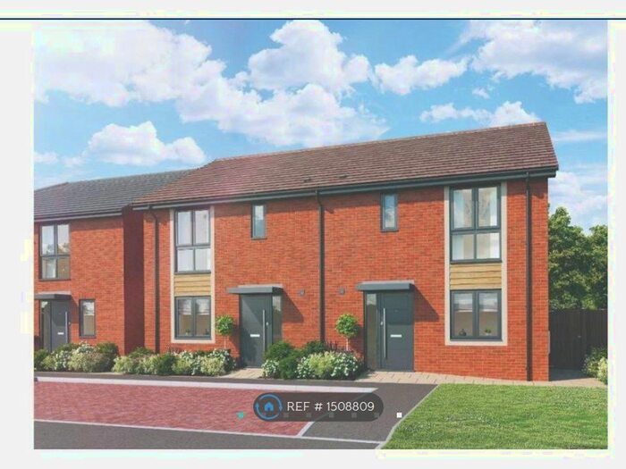 3 Bedroom Semi-Detached House To Rent In Crop Leaze, Stoke Gifford, Bristol, BS34