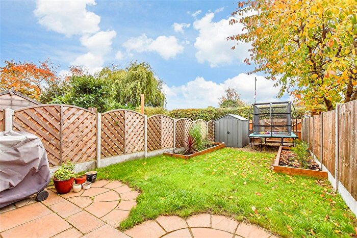 4 Bedroom Town House For Sale In The Lakes, Larkfield, Kent, ME20