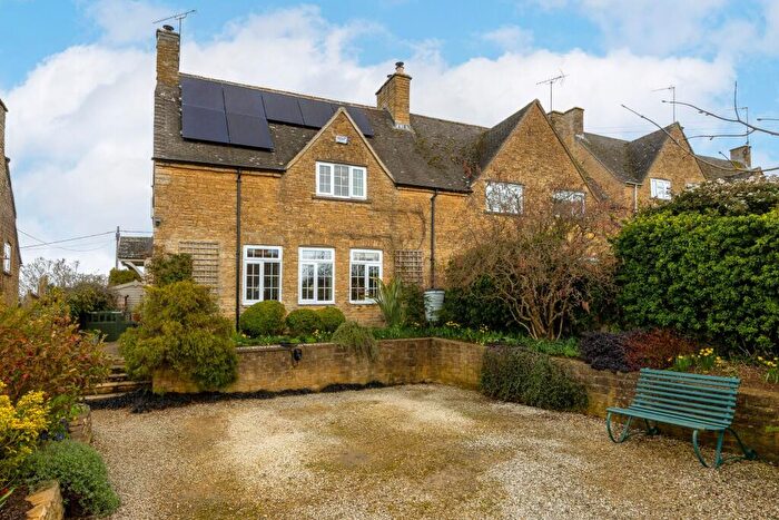 3 Bedroom Semi-Detached House For Sale In Hastings Hill, Churchill, OX7