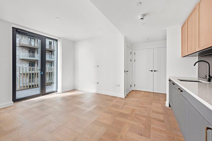 1 Bedroom Flat To Rent In Boxwood Gardens, Wapping, E1W
