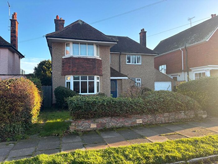 5 Bedroom Detached House To Rent In Harold Road, Frinton-On-Sea, Essex, CO13