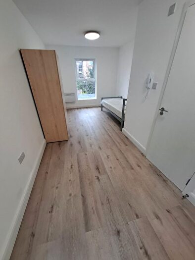 Studio To Rent In Clifden Road, London, E5