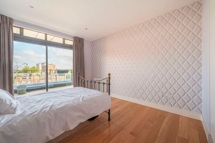 3 Bedroom Flat To Rent In William Road, Regent's Park, London, NW1