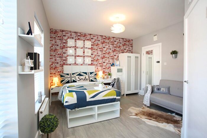 Studio To Rent In Reginald Street, Luton, Bedfordshire, LU2