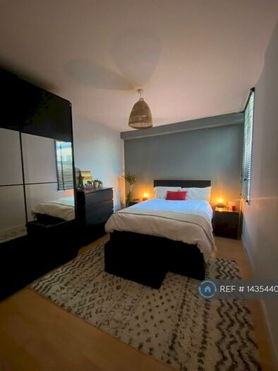 2 Bedroom Flat To Rent In Park View Road, Welling, DA16